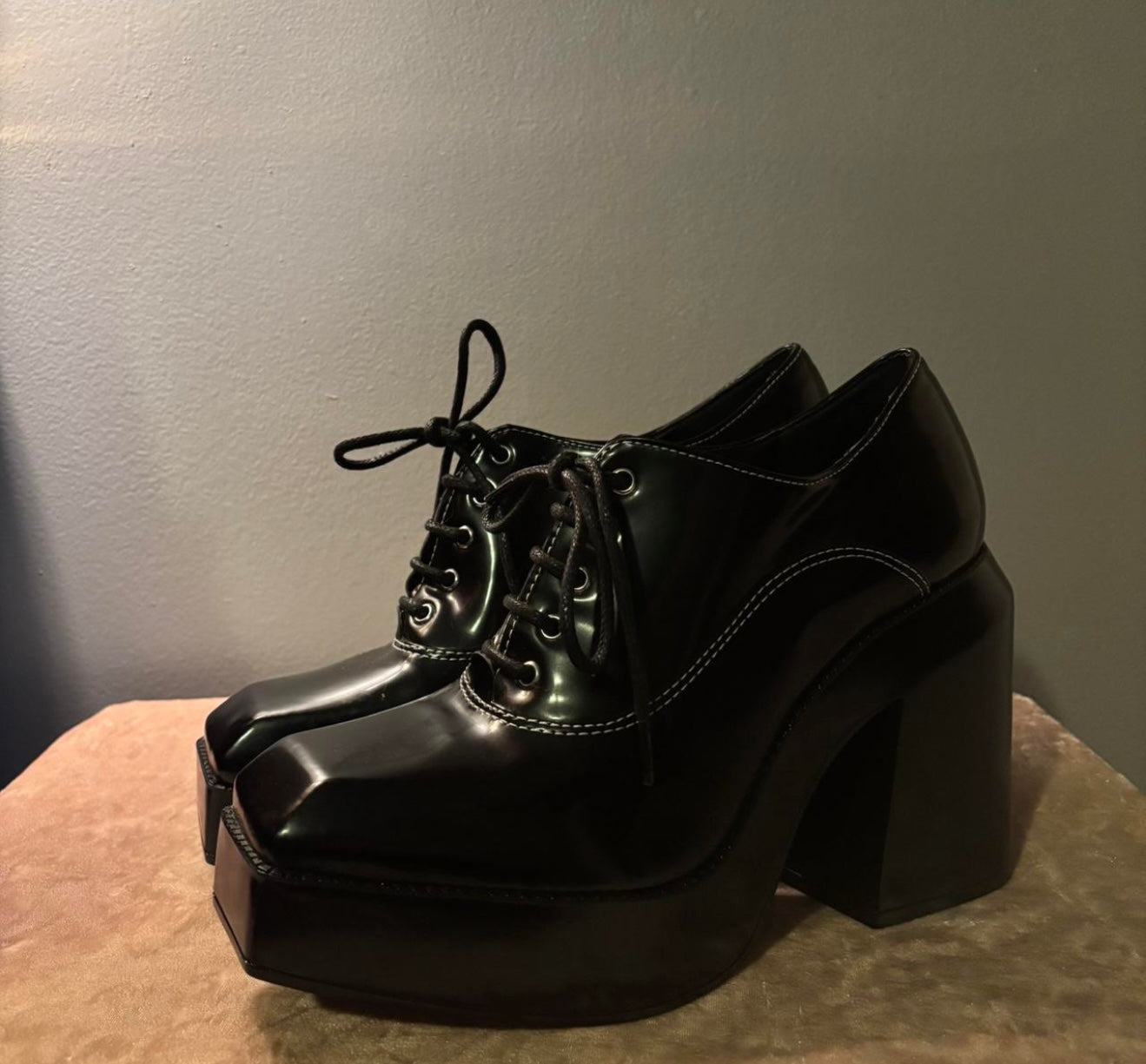 Gianni Bini black heels