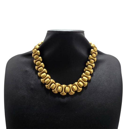 VINTAGE MONET MATTE/BRUSHED GOLD-TONE CHOCKER NECKLACE